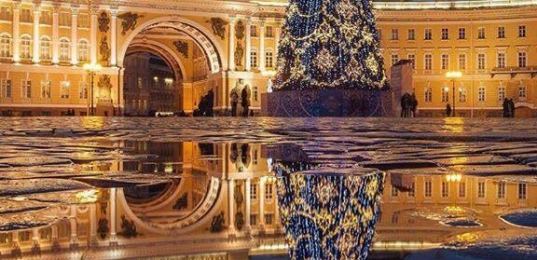 Декан ФСТ В.Н.Киселев поздравляет с наступающим Новым Годом!
