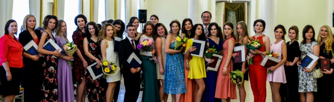 Фотоотчет с вручения дипломов выпускникам в Аничковом дворце